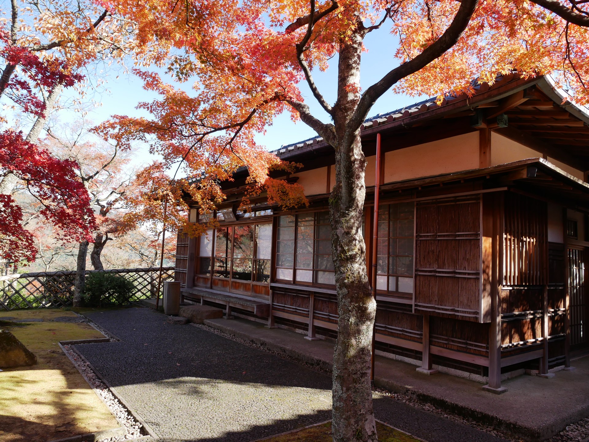 イラスト、写真、箱根美術館の建物